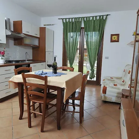 Apartment Locazione Turistica Ambra.7 *